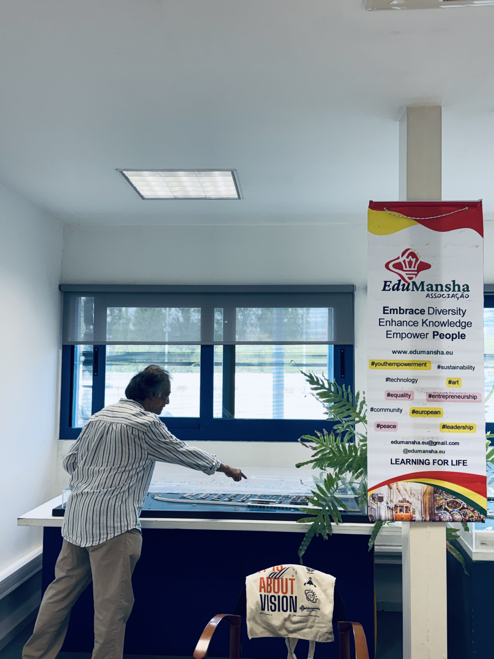 EduMansha workshop in Lisbon with the association&rsquo;s banner: Embrace Diversity, Enhance Knowledge, Empower People