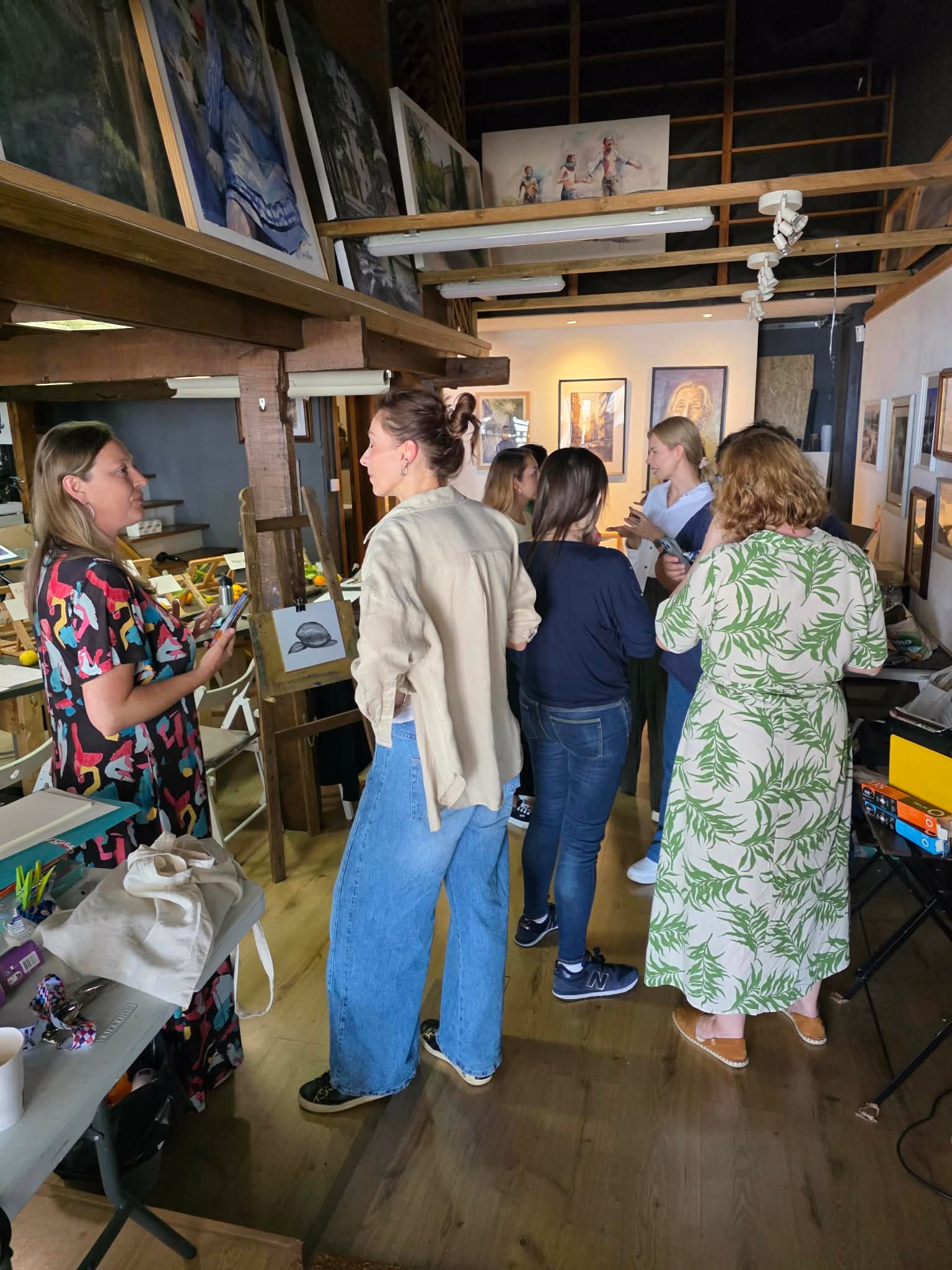 Community art workshop in Lisbon bringing neighbours and newcomers together